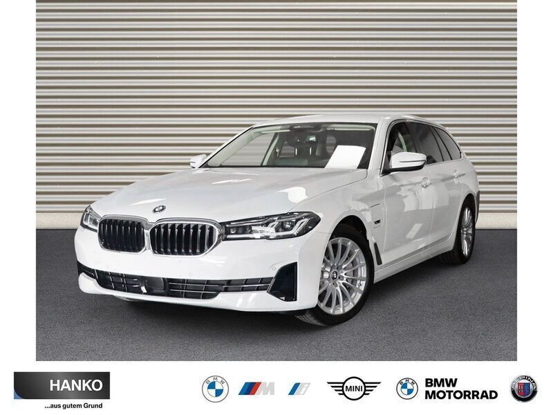 Alpinweiss iii Gebraucht 2022 BMW 530e Efficient Dynamics Kombi | 40.900 € (Fairer Preis) - Bild 1/4