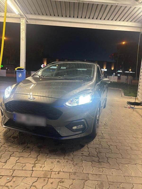 Silber Gebraucht 2020 Ford Fiesta ST-Line Kleinwagen | 14.350 € (Fairer Preis) - Bild 1/4
