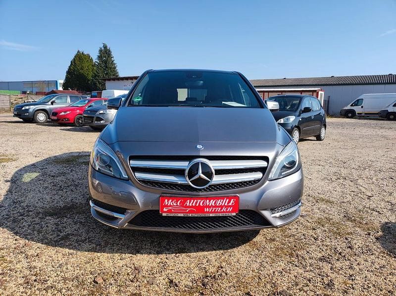 Gebraucht Mercedes B200 136 PS (100 kW) 2011 Grau Van / Kleinbus