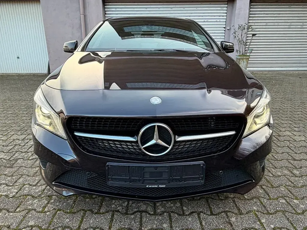 Gebraucht Mercedes CLA220 Night 177 PS (130 kW) 2015 Violet Limousine