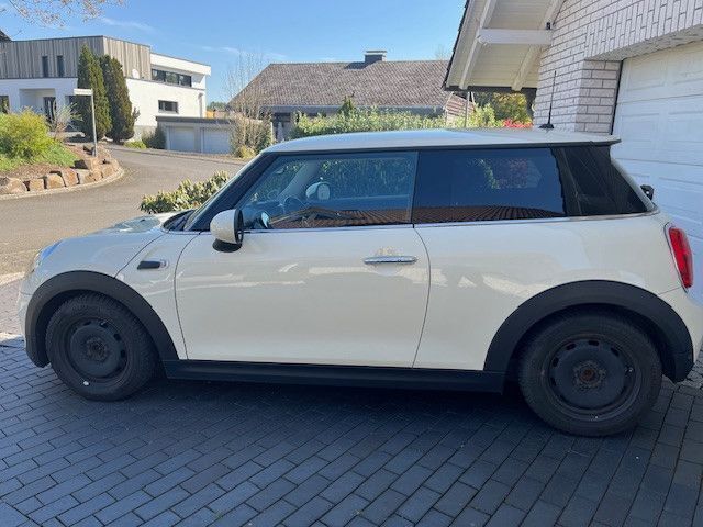 Weiß Gebraucht 2016 Mini ONE Kleinwagen | 8.200 € (Guter Preis) - Bild 1/4