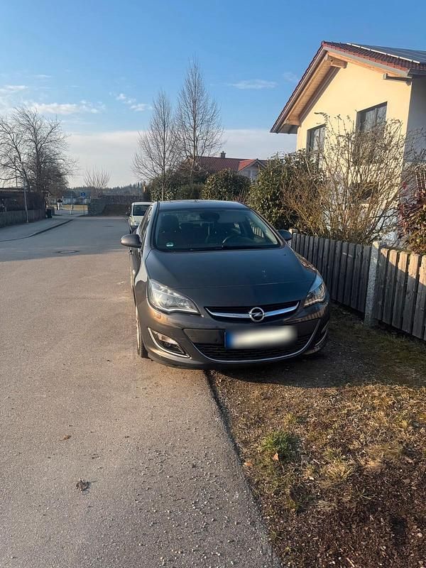 Gebraucht Opel Astra 180 PS (132 kW) 2013 Grau Limousine