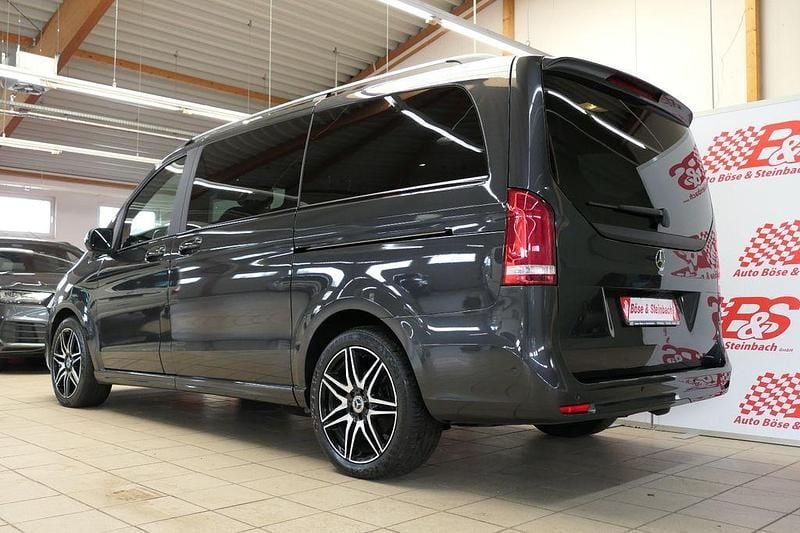 Gebraucht Mercedes V300 Avantgarde Edition 237 PS (174 kW) 2022 Grau Van / Kleinbus