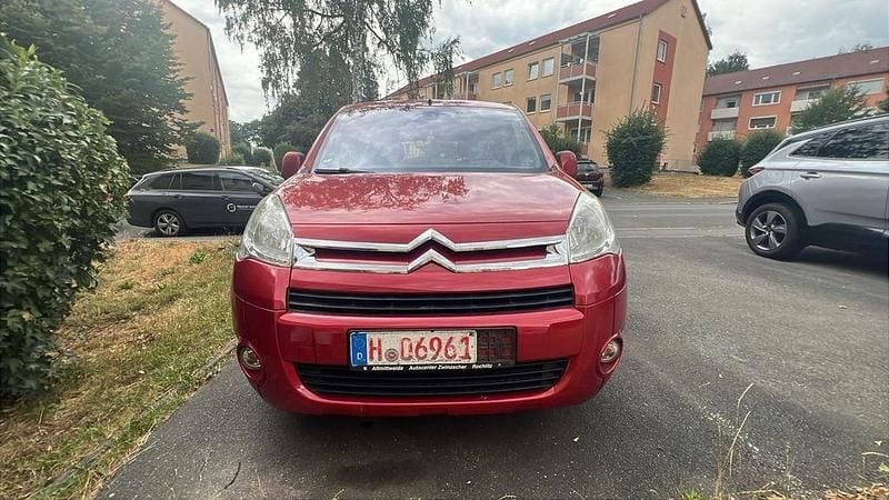 Rot Gebraucht 2010 Citroën Berlingo Van / Kleinbus | 2.450 € (Guter Preis) - Bild 1/4