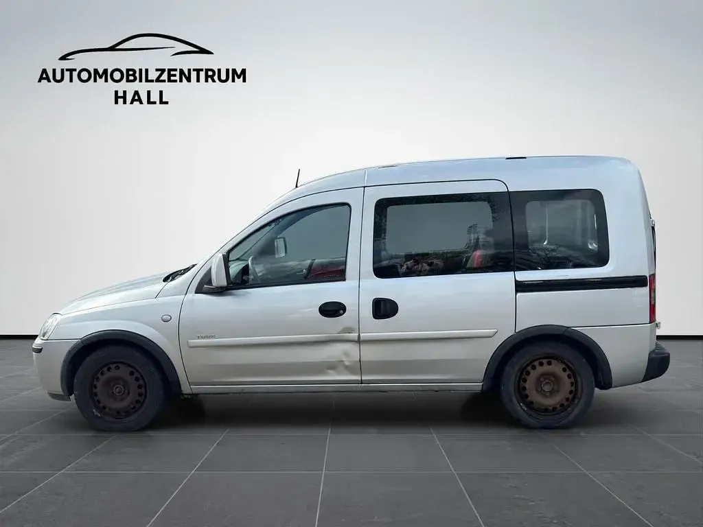 Używany Opel Combo 101 KM (74 kW) 2000 Srebrny Minivan