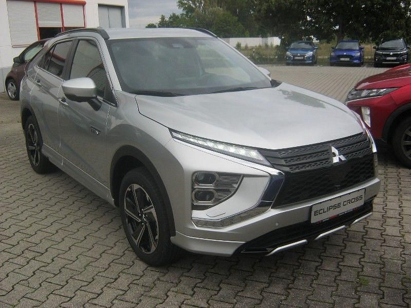Neu Mitsubishi Eclipse Cross Select 188 PS (138 kW) 2025 Silber SUV