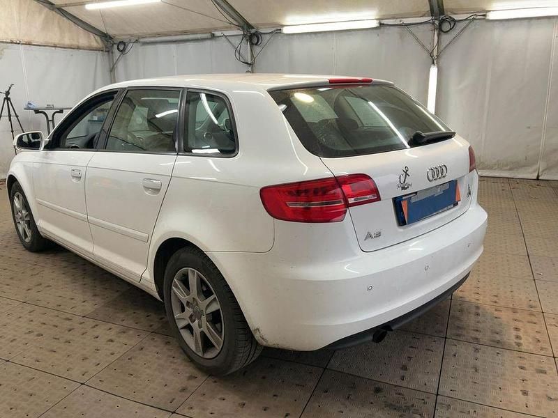 Gebraucht Audi A3 Attraction 102 PS (75 kW) 2012 Weiß Limousine