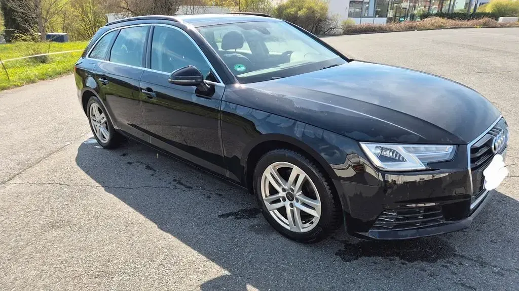 Second-hand Audi A4 150 CP (110 kW) 2018 Negru Break