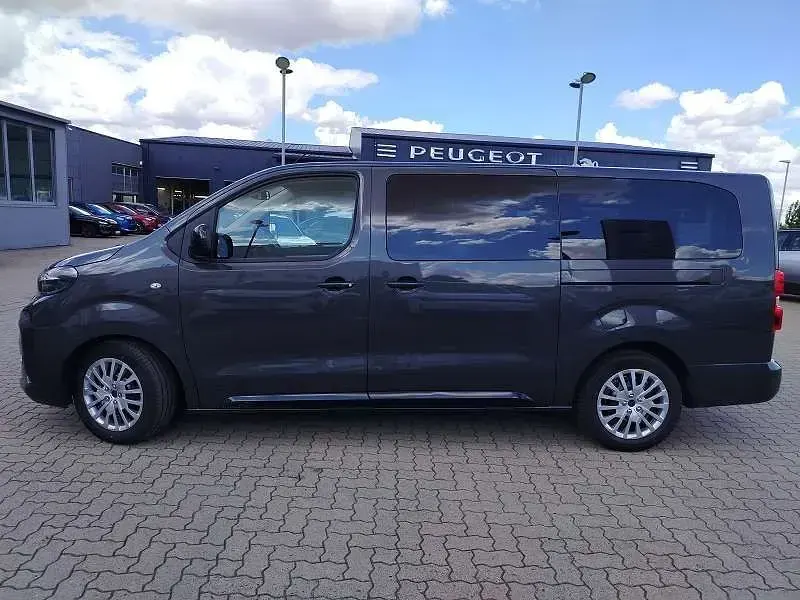 Neu Peugeot Traveller Active 181 PS (133 kW) 2026 Grau Van / Kleinbus