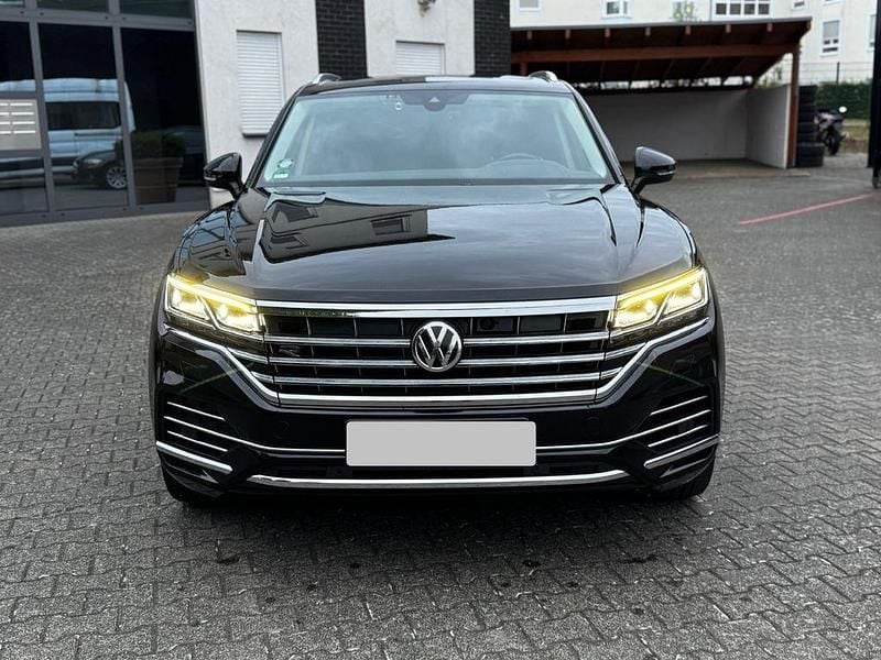 Schwarz Gebraucht 2018 VW Touareg SUV | 40.000 € (Teuer) - Bild 1/4