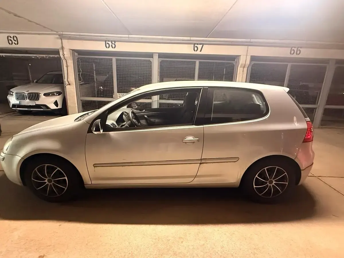 Gebraucht VW Golf V 149 PS (109 kW) 2004 Silber Kleinwagen