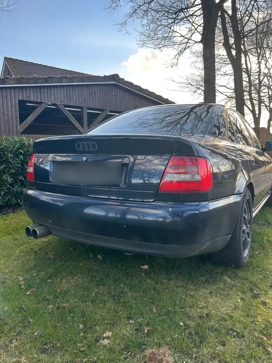 Gebraucht Audi A4 101 PS (74 kW) 1996 Blau Limousine