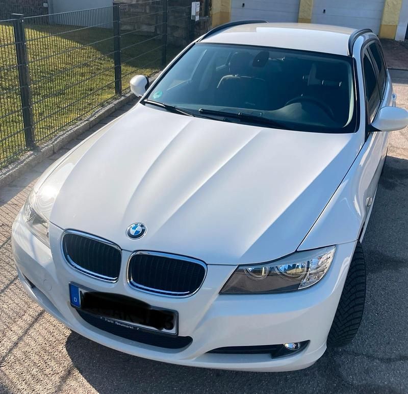 Gebraucht BMW 318 143 PS (105 kW) 2012 Weiß Kombi