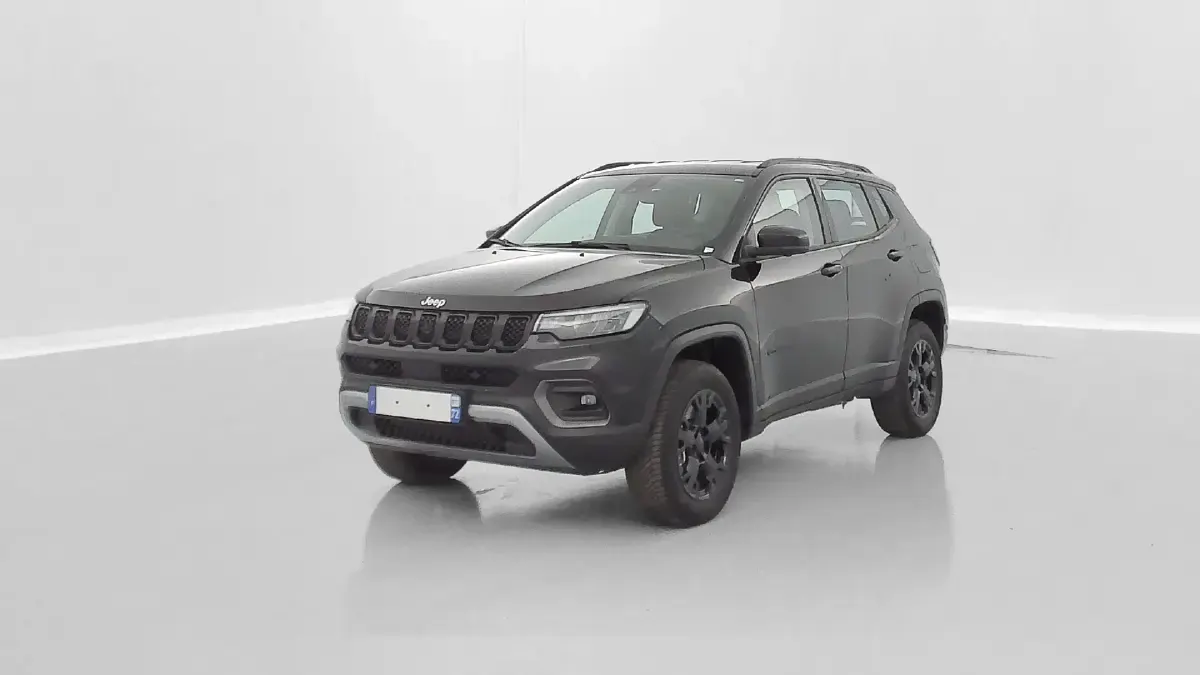Gebraucht Jeep Compass Overland 179 PS (131 kW) 2024 (solid black) SUV