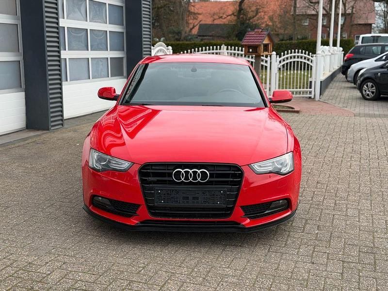 Gebraucht Audi A5 Sport 177 PS (130 kW) 2012 Rot Coupé