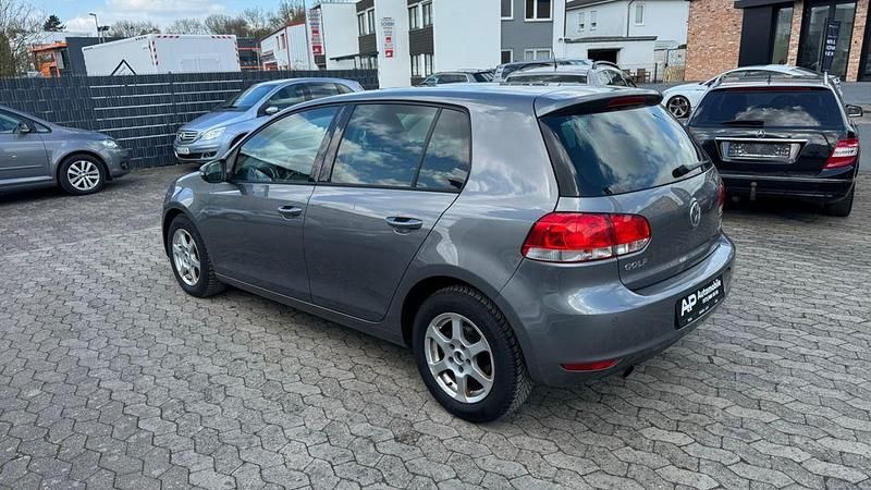 Gebraucht VW Golf VI Team 105 PS (77 kW) 2011 Grau Kleinwagen