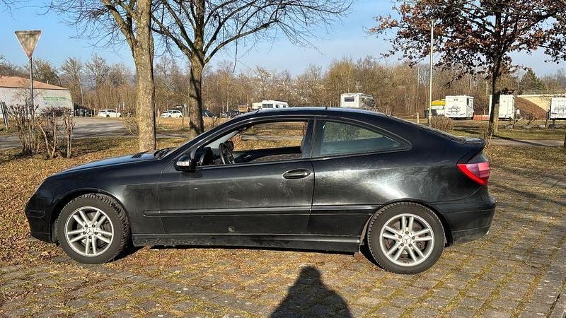 Gebraucht Mercedes C230 268 PS (197 kW) 2001 Schwarz Coupé