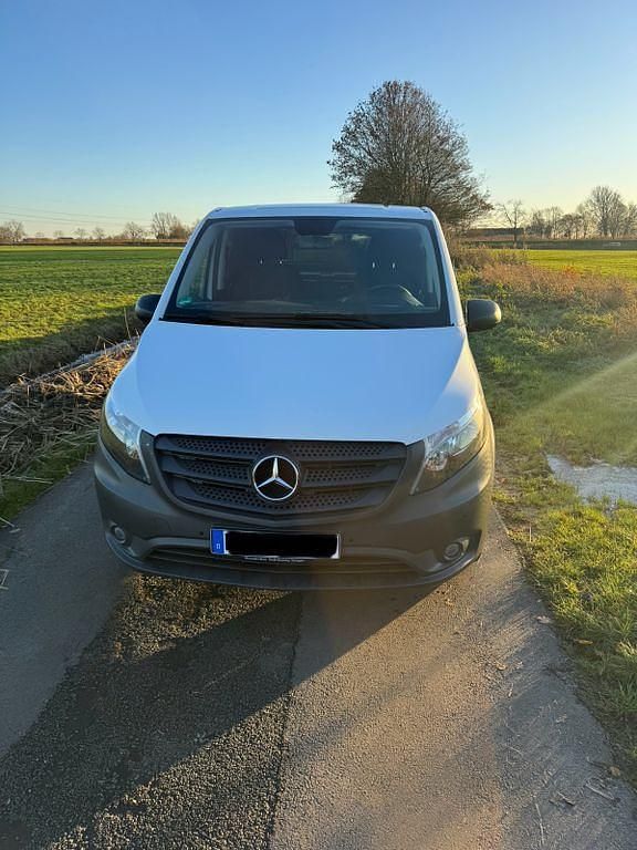 Weiß Gebraucht 2020 Mercedes Vito Van / Kleinbus | 19.500 € (Superpreis) - Bild 1/4