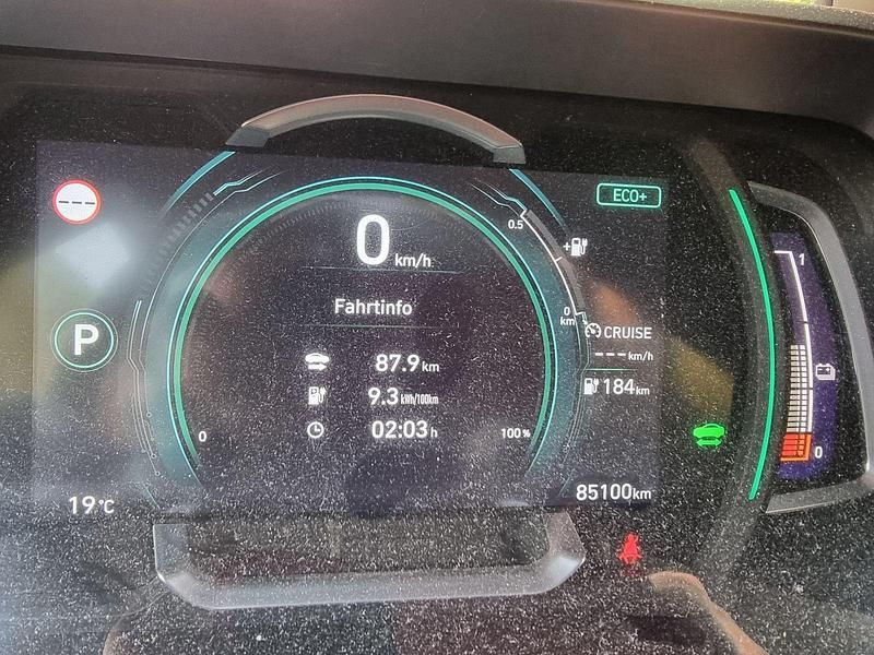 Rot Gebraucht 2020 Hyundai Ioniq Premium Limousine | 16.000 € (Fairer Preis) - Bild 1/4