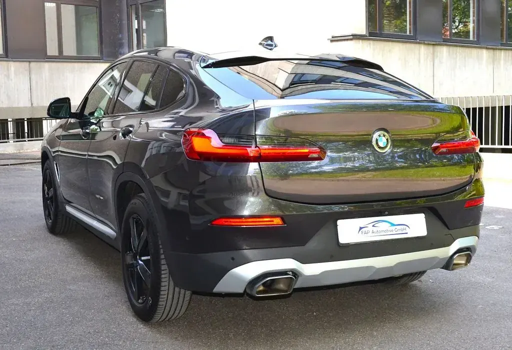 Gebraucht BMW X4 Performance 190 PS (139 kW) 2022 Grau SUV