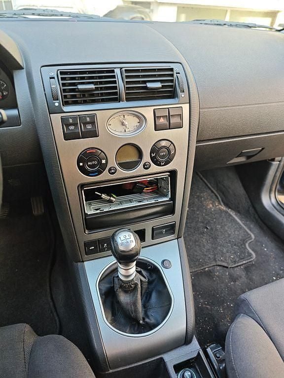 Gebraucht Ford Mondeo 170 PS (125 kW) 2001 Blau Limousine