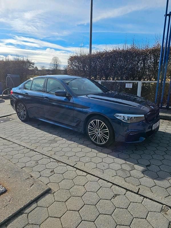 Gebraucht BMW 530e 252 PS (185 kW) 2018 Blau Limousine