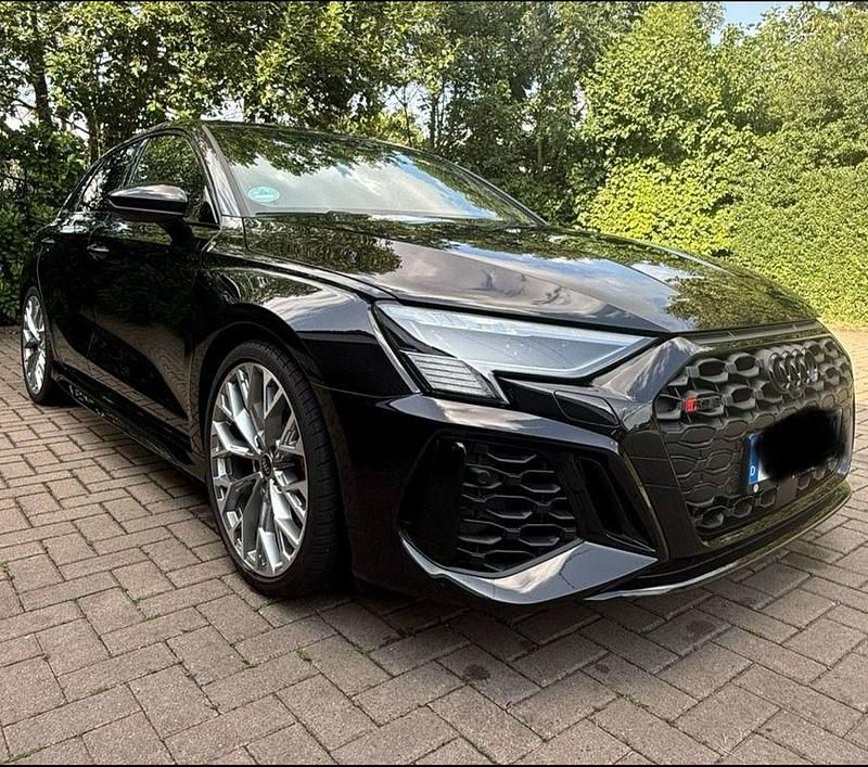 Schwarz Gebraucht 2024 Audi RS3 Sport Kleinwagen | 58.900 € (Superpreis) - Bild 1/4
