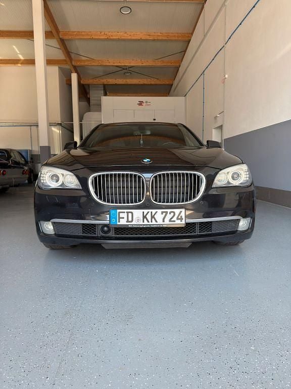 Schwarz Gebraucht 2009 BMW 730 Limousine | 8.999 € (Fairer Preis) - Bild 1/4