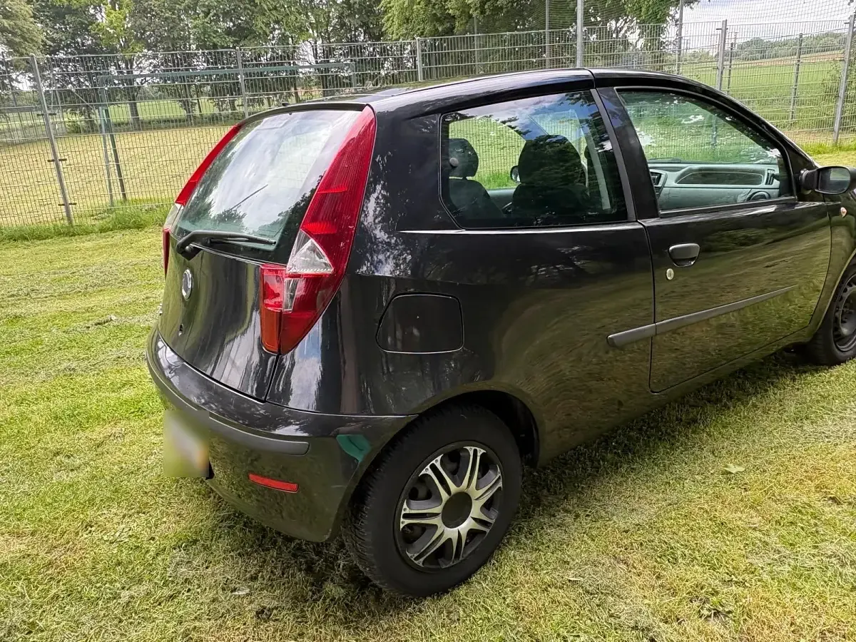 Gebraucht Fiat Punto 68 PS (50 kW) 2004 Schwarz Kleinwagen