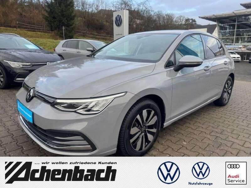 Mondsteingrau Gebraucht 2024 VW Golf VIII Move Limousine | 26.290 € (Fairer Preis) - Bild 1/3
