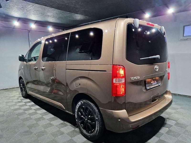 Gebraucht Toyota Proace Verso Executive 177 PS (130 kW) 2020 Brown rich oak Kombi
