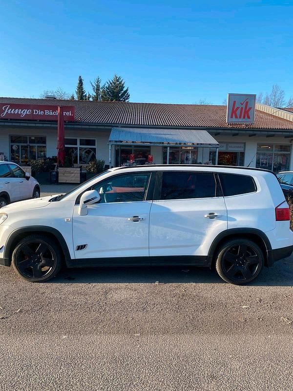 Gebraucht Chevrolet Orlando 164 PS (120 kW) 2012 Weiß Van / Kleinbus