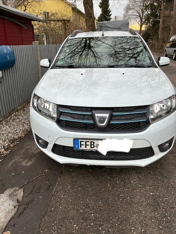Weiß Gebraucht 2015 Dacia Logan MCV Lauréate Limousine | 3.750 € (Superpreis) - Bild 1/4