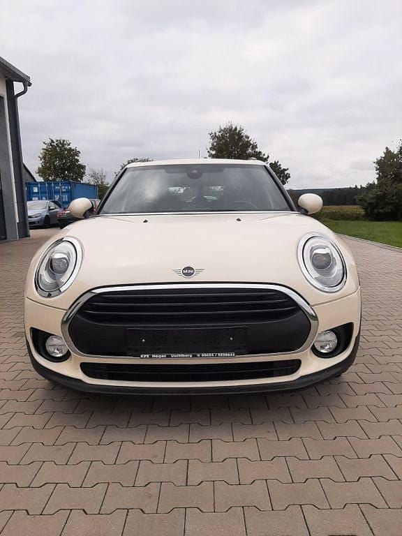 Weiß Gebraucht 2018 Mini One Clubman Kombi | 10.950 € (Guter Preis) - Bild 1/4