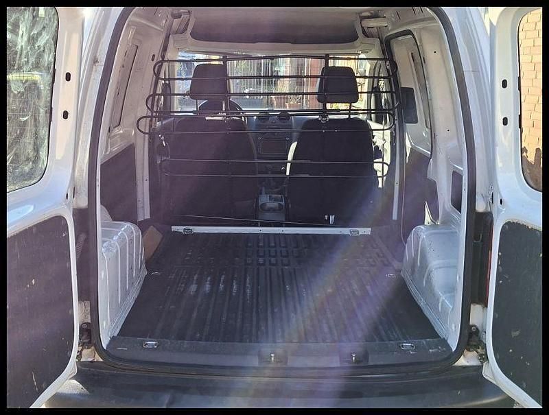 Second-hand VW Caddy 102 CP (75 kW) 2011 Gri Monovolum