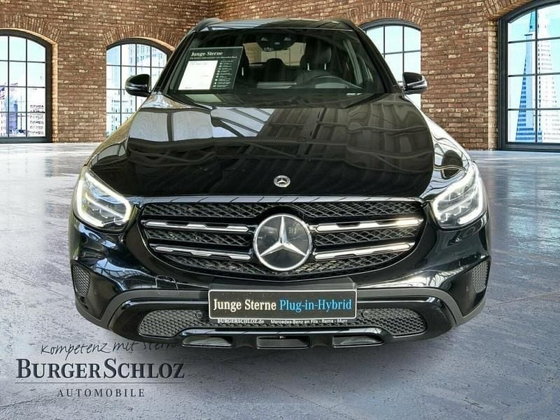 Gebraucht Mercedes GLC300e 320 PS (235 kW) 2021 Unilack schwarz SUV