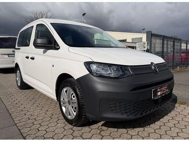 Gebraucht VW Caddy Basis 122 PS (89 kW) 2023 Candyweiß Van / Kleinbus