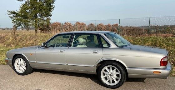 Gebraucht Jaguar XJ8 Executive 237 PS (174 kW) 1998 Silber Limousine