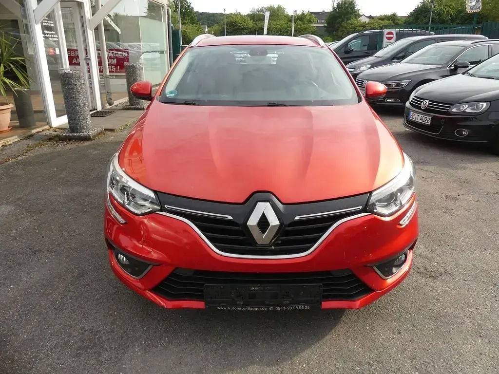 Gebraucht Renault Mégane Experience 132 PS (97 kW) 2016 Rot Limousine