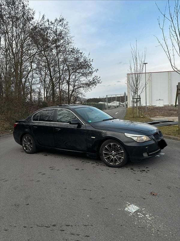 Gebraucht BMW 525 197 PS (144 kW) 2009 Schwarz Limousine