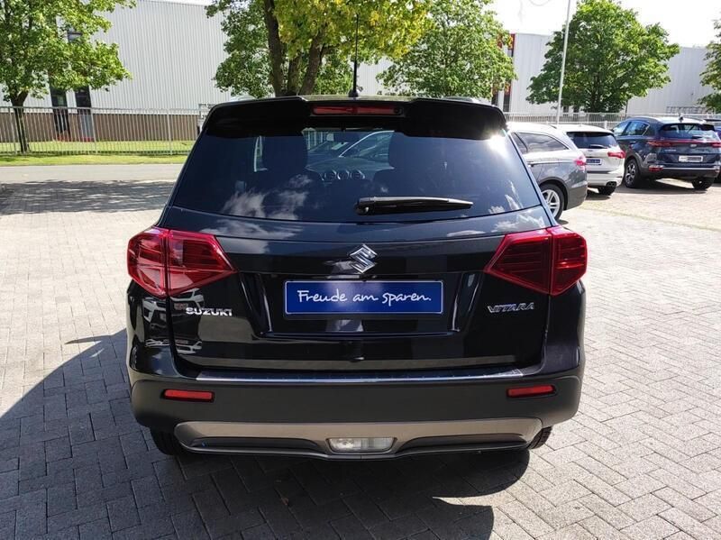 Gebraucht Suzuki Vitara 140 PS (102 kW) 2019 Schwarz (schwarzmet.) SUV