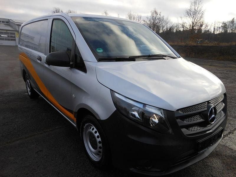 Gebraucht Mercedes Vito 102 PS (75 kW) 2020 Silber Van