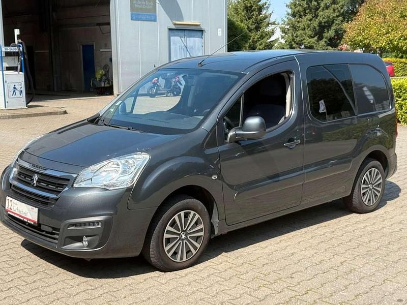 Grau Gebraucht 2016 Peugeot Partner Comfort Van / Kleinbus | 8.990 € (Fairer Preis) - Bild 1/2