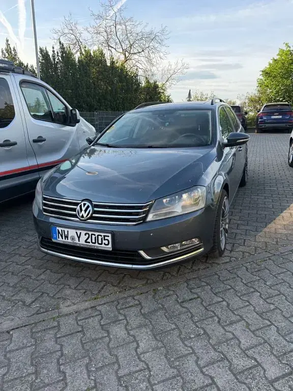 Gebraucht VW Passat Comfortline 140 PS (102 kW) 2012 Limousine