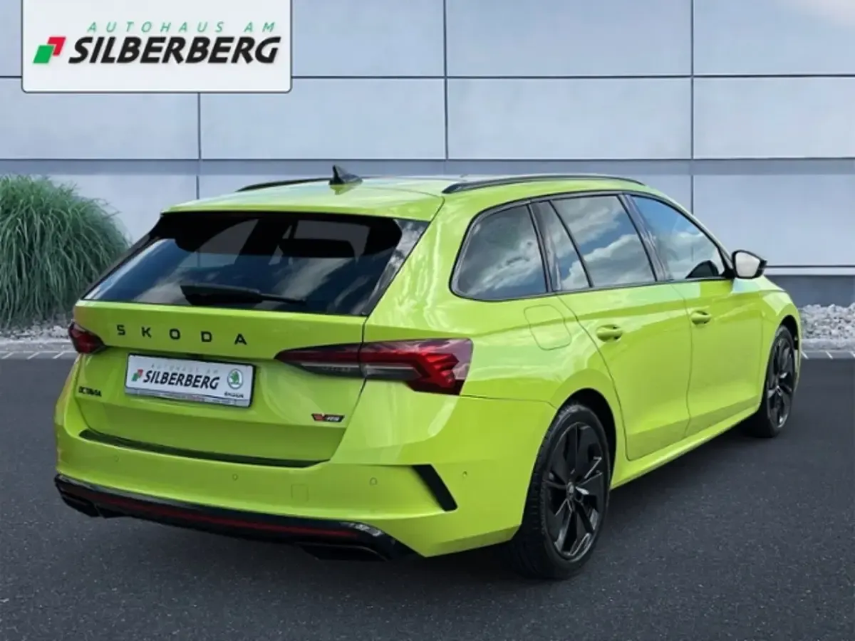 Gebraucht Skoda Octavia RS 265 PS (194 kW) 2025 Mambagrün Kombi