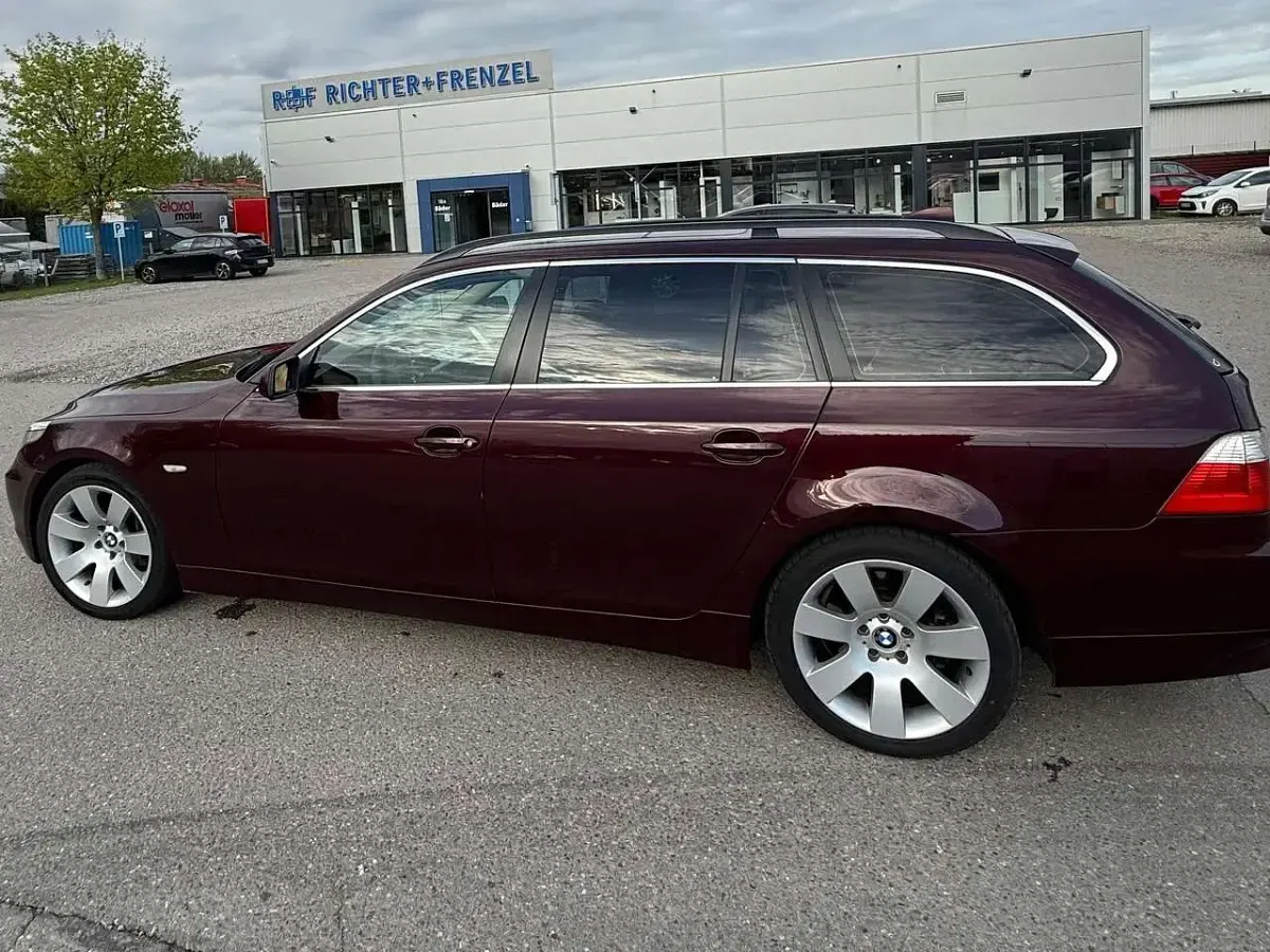 Używany BMW 530 231 KM (169 kW) 2006 Czerwony Kombi