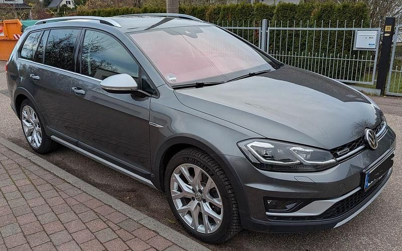 Grau Gebraucht 2018 VW Golf Alltrack Kombi | 19.900 € (Fairer Preis) - Bild 1/4