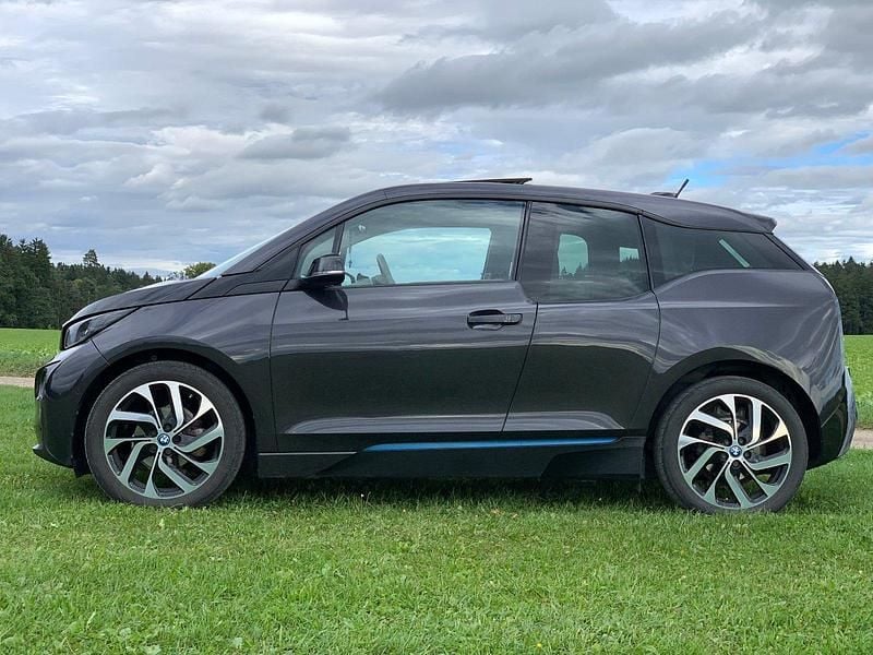 Grau Gebraucht 2016 BMW i3 Kleinwagen | 11.990 € (Guter Preis) - Bild 1/4