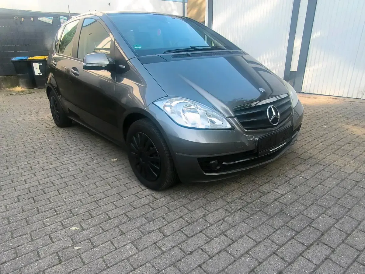 Gebraucht Mercedes A160 95 PS (69 kW) 2010 Grau Limousine