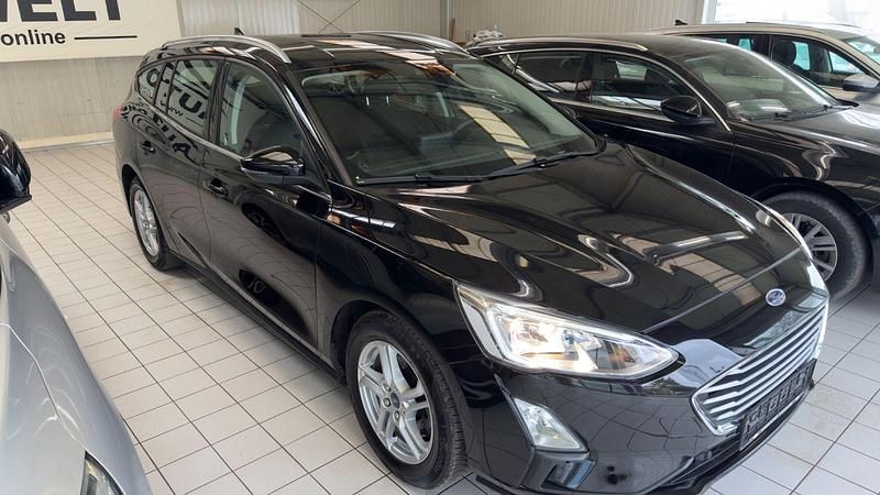 Gebraucht Ford Focus Cool & Connect 125 PS (91 kW) 2020 Schwarz Kombi
